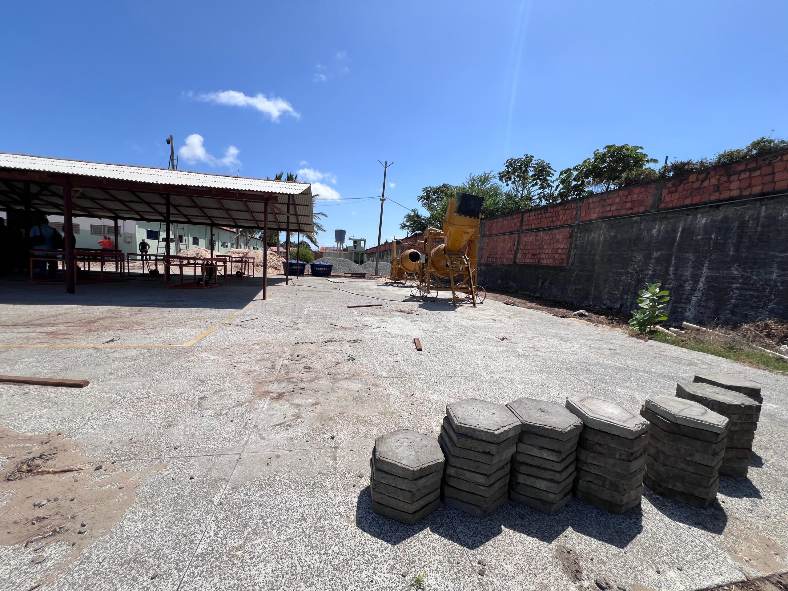 Curso de produção de blocos de concreto na Penitenciária de Parnaíba
