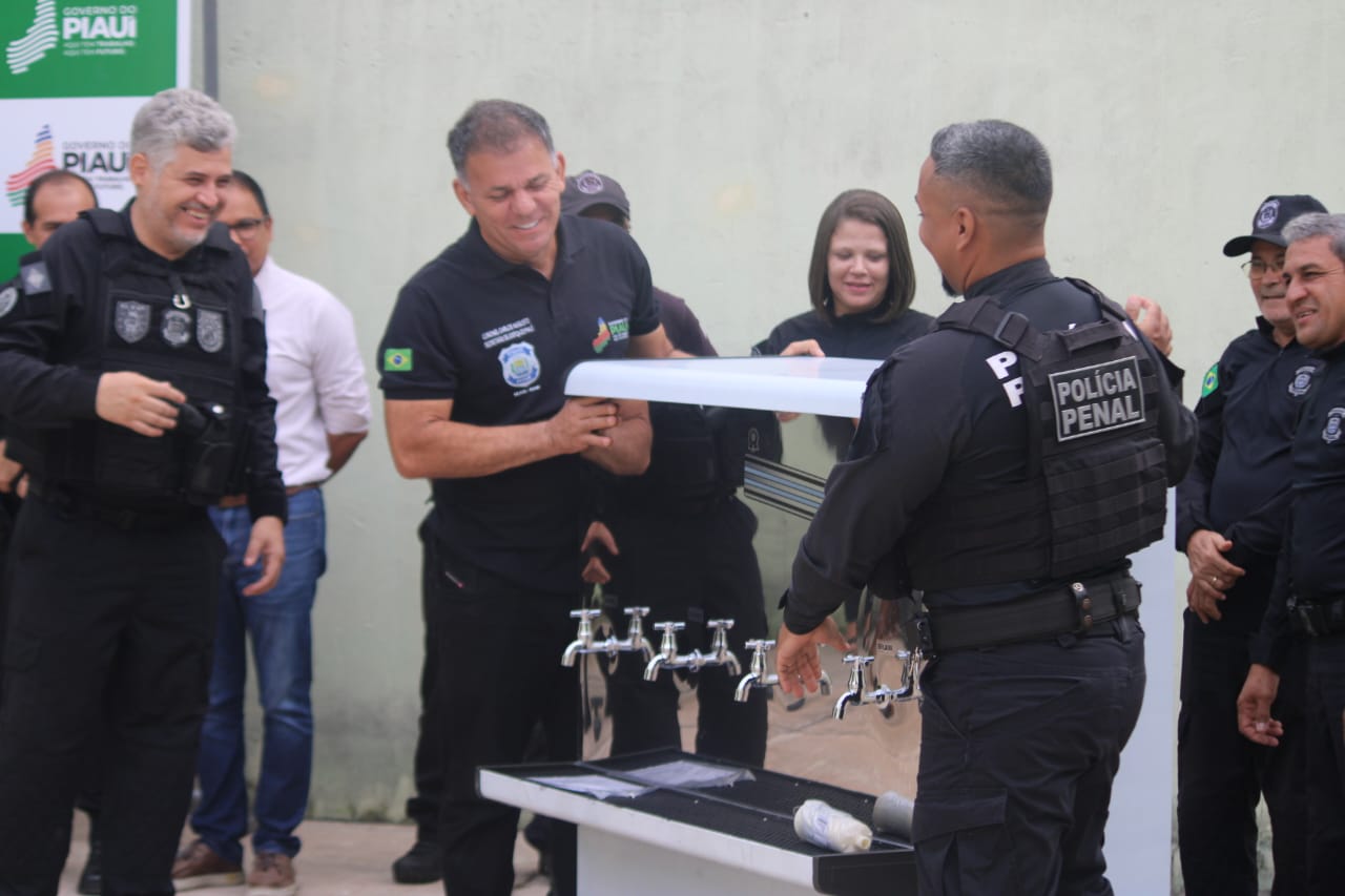 Sejus entrega 138 bebedouros para o sistema prisional do Piauí