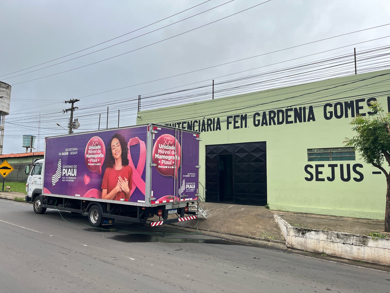 Penitenciária Feminina de Teresina recebe atendimentos do Caminhão da Mamografia