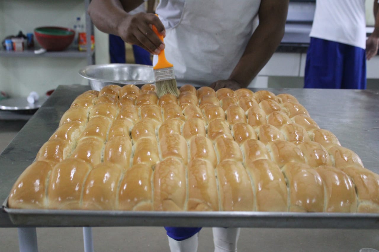 Produção de pães na Major César abastece unidades do Complexo Penal