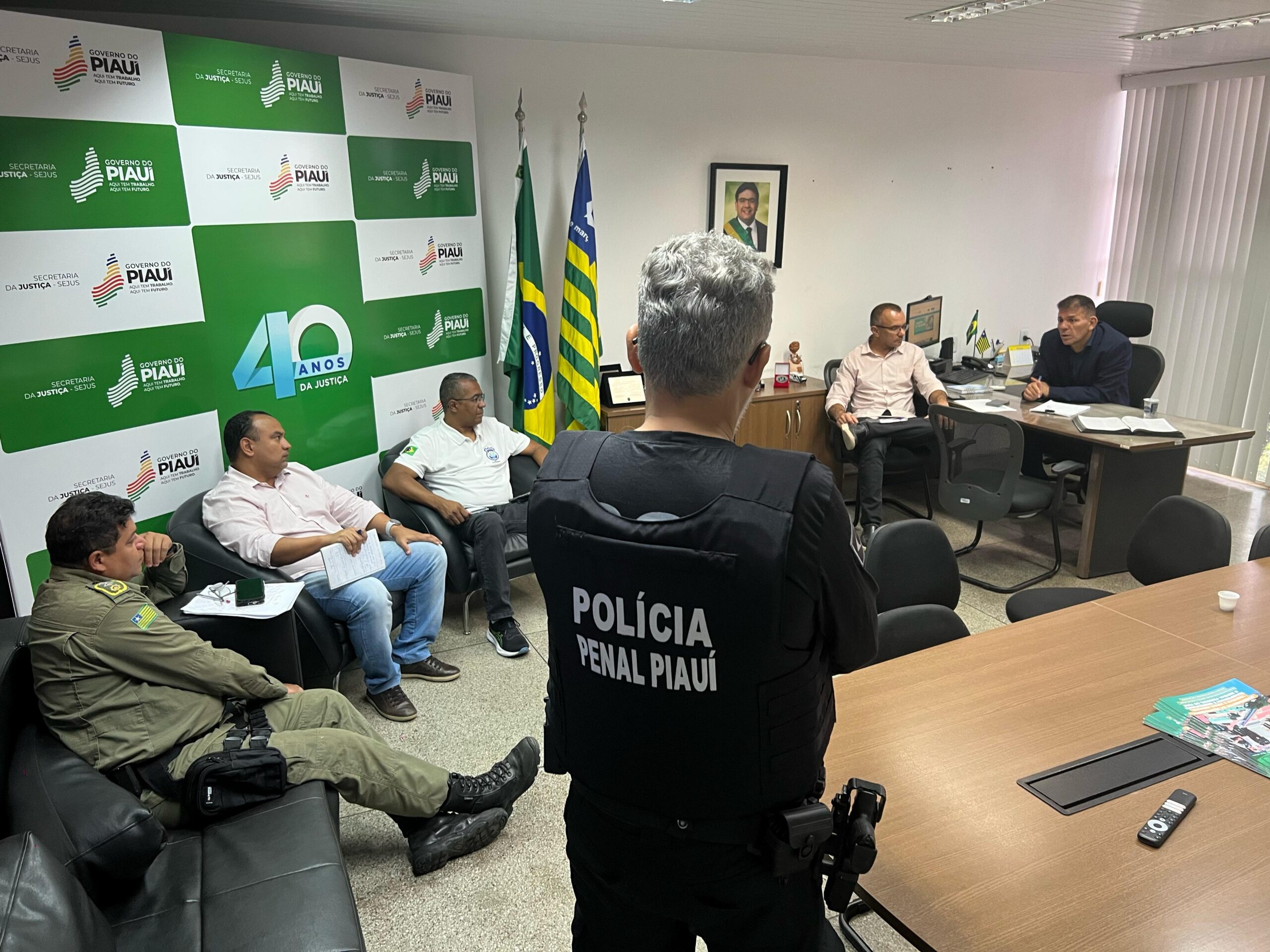 Secretário da Justiça, Coronel Carlos Augusto realiza reunião N3 com diretores