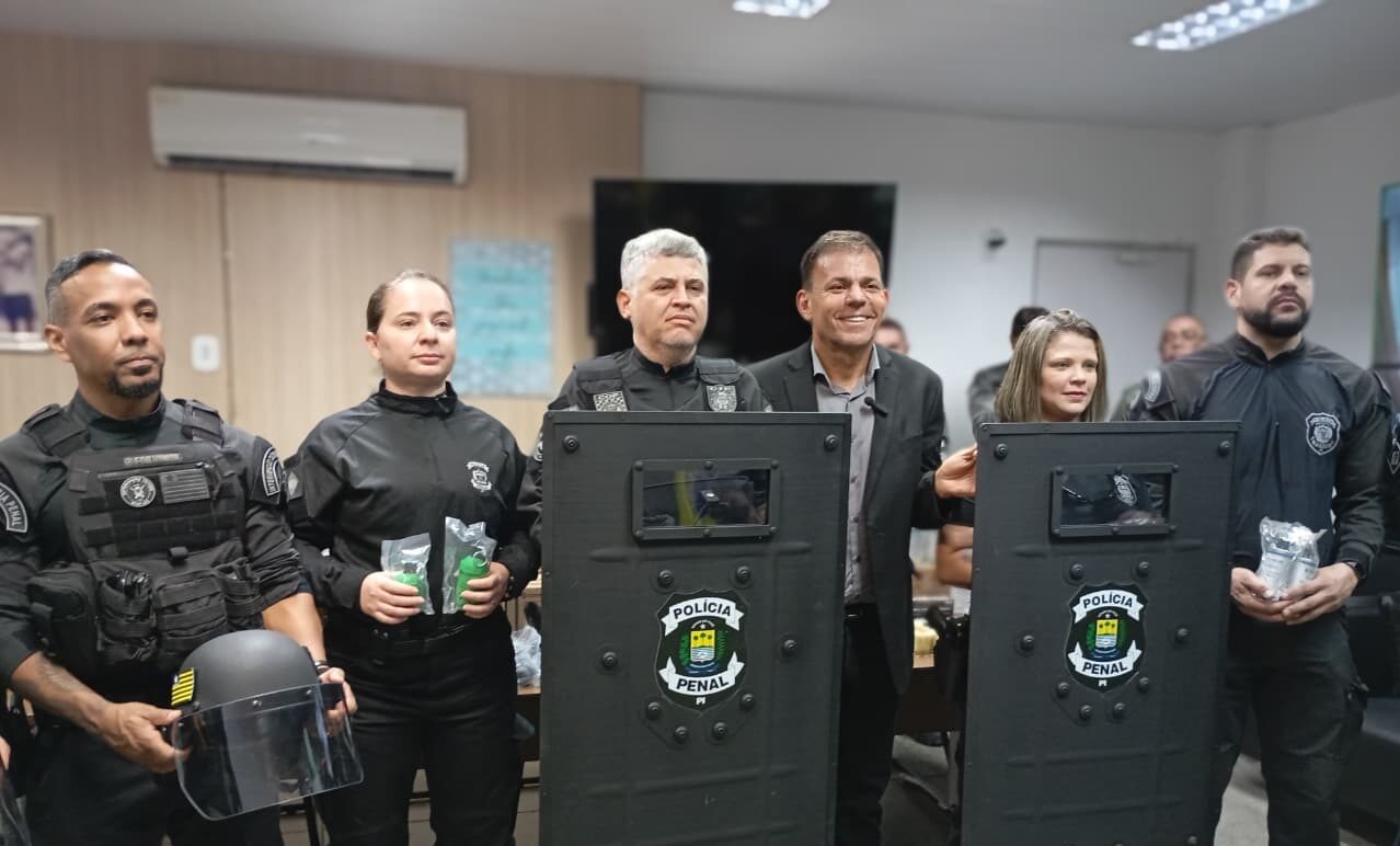 Sejus entrega equipamentos de proteção balística e de menor potencial ofensivo à Polícia Penal
